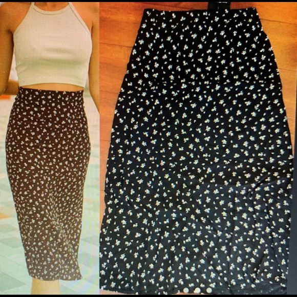 Brandy Melville Dresses & Skirts - NEW Brandy Melville Blue Flower Midi Skirt